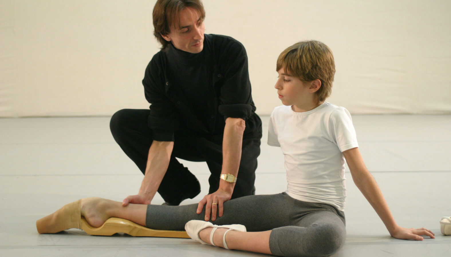 Stretching feet for ballet deals